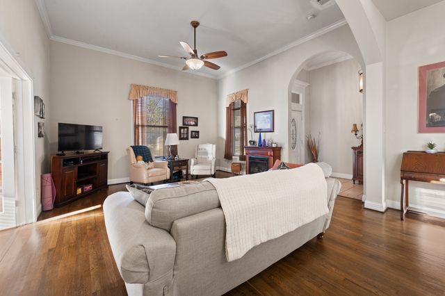 511 W Wilson Street, Cleburne, TX 76033