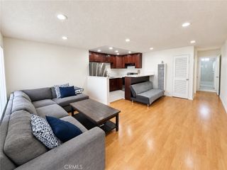 801 E Chestnut Street 2, Glendale, CA 91205