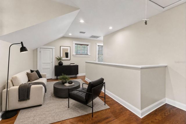120 W COMANCHE AVENUE, Tampa, FL 33604