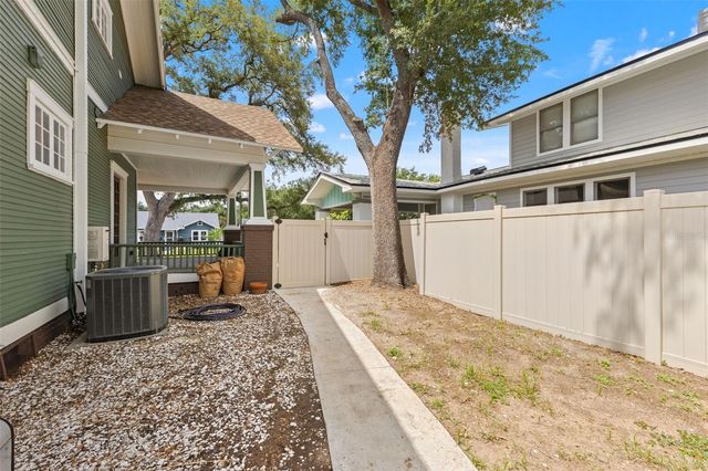 120 W COMANCHE AVENUE, Tampa, FL 33604