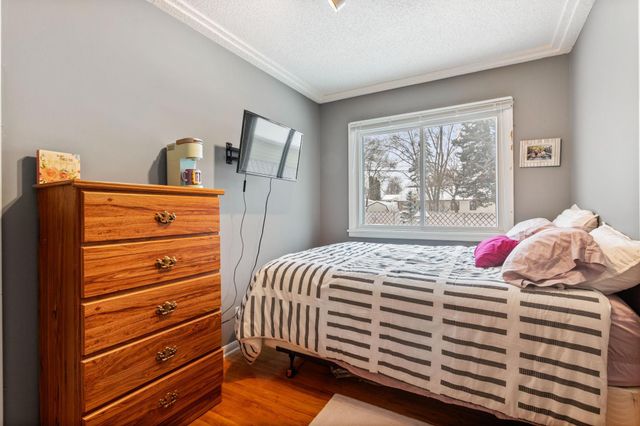 4819 Hampshire Avenue N, Crystal, MN 55428