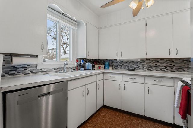 4819 Hampshire Avenue N, Crystal, MN 55428