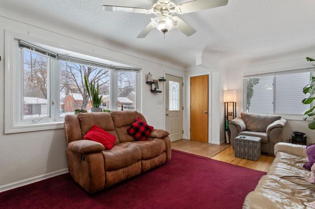 4819 Hampshire Avenue N, Crystal, MN 55428