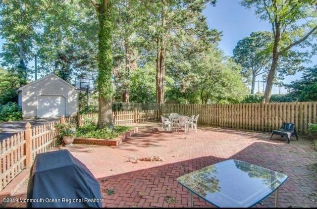 102 Lake Drive, Allenhurst, NJ 07711