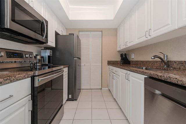 90 Alton Road 607, Miami Beach, FL 33139