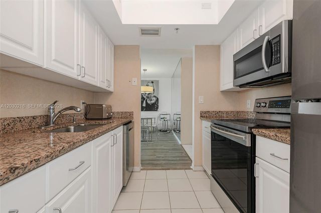 90 Alton Road 607, Miami Beach, FL 33139
