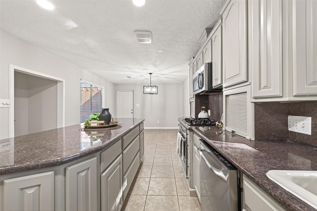 1903 Wingleaf Drive, Houston, TX 77084