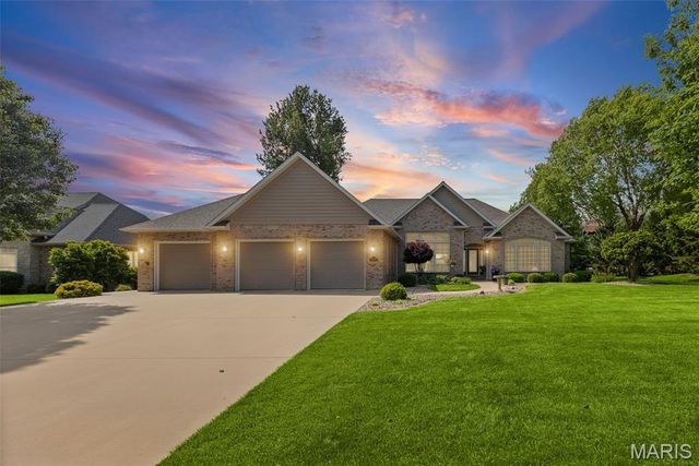 8402 Braeswood Estates Drive, O'fallon, IL 62269
