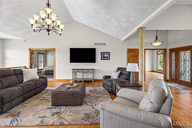 8402 Braeswood Estates Drive, O'fallon, IL 62269