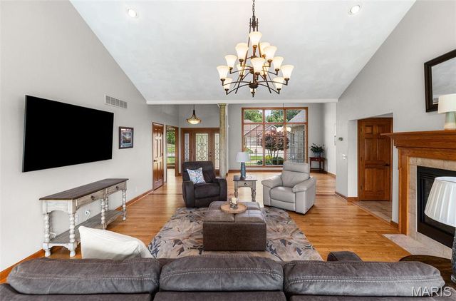 8402 Braeswood Estates Drive, O'fallon, IL 62269