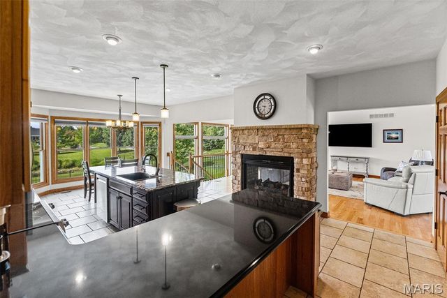 8402 Braeswood Estates Drive, O'fallon, IL 62269