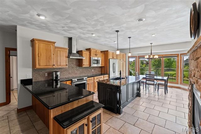 8402 Braeswood Estates Drive, O'fallon, IL 62269