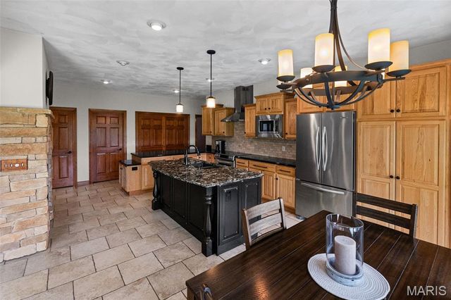 8402 Braeswood Estates Drive, O'fallon, IL 62269