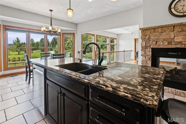 8402 Braeswood Estates Drive, O'fallon, IL 62269