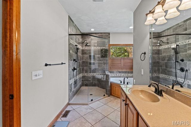 8402 Braeswood Estates Drive, O'fallon, IL 62269