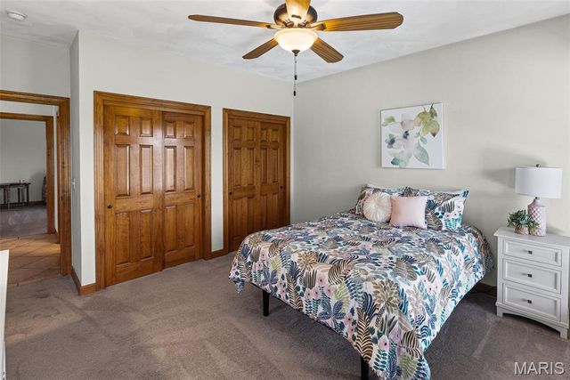 8402 Braeswood Estates Drive, O'fallon, IL 62269