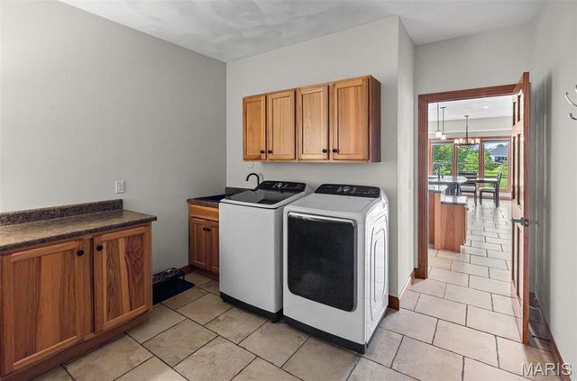8402 Braeswood Estates Drive, O'fallon, IL 62269