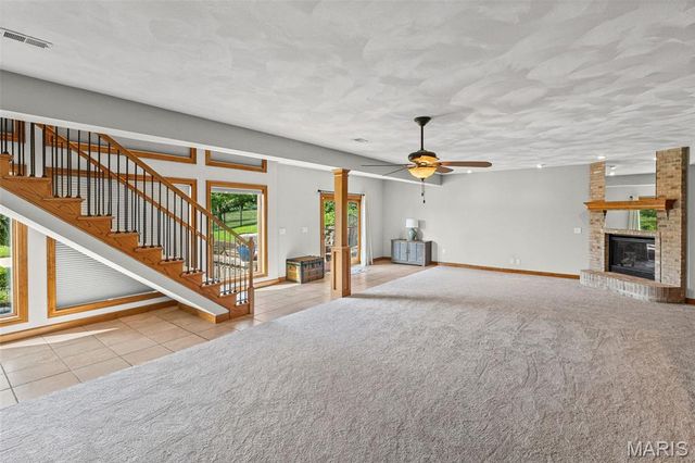 8402 Braeswood Estates Drive, O'fallon, IL 62269