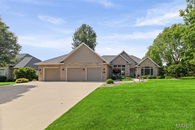 8402 Braeswood Estates Drive, O'fallon, IL 62269