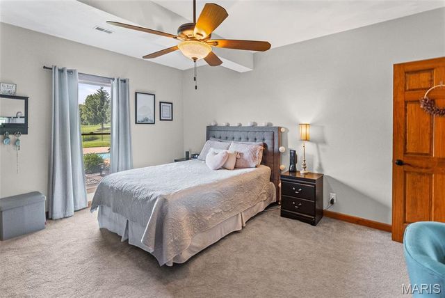 8402 Braeswood Estates Drive, O'fallon, IL 62269