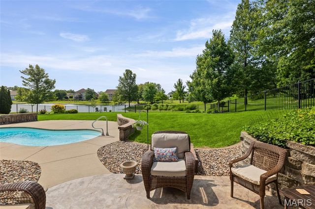 8402 Braeswood Estates Drive, O'fallon, IL 62269