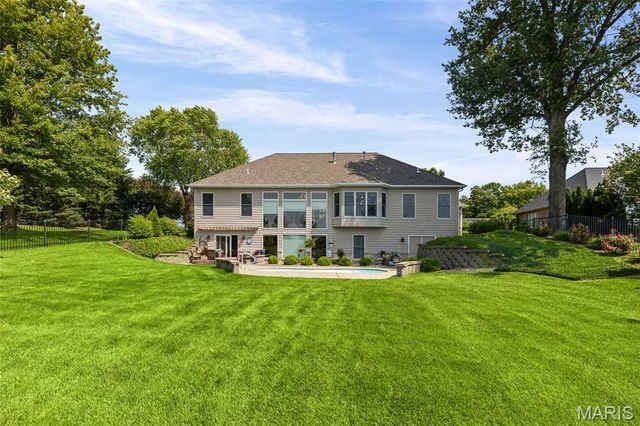 8402 Braeswood Estates Drive, O'fallon, IL 62269