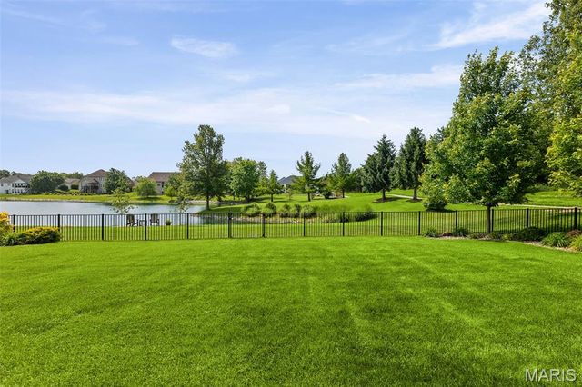 8402 Braeswood Estates Drive, O'fallon, IL 62269