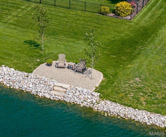 8402 Braeswood Estates Drive, O'fallon, IL 62269