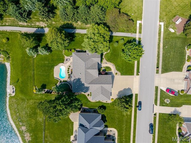 8402 Braeswood Estates Drive, O'fallon, IL 62269