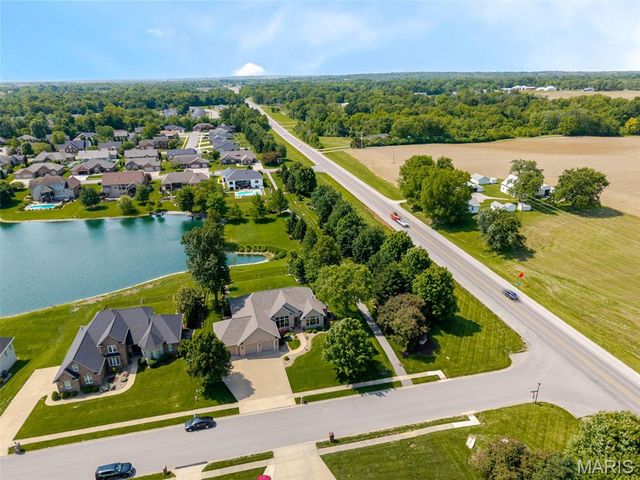 8402 Braeswood Estates Drive, O'fallon, IL 62269
