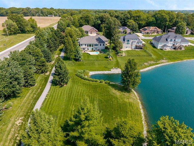 8402 Braeswood Estates Drive, O'fallon, IL 62269