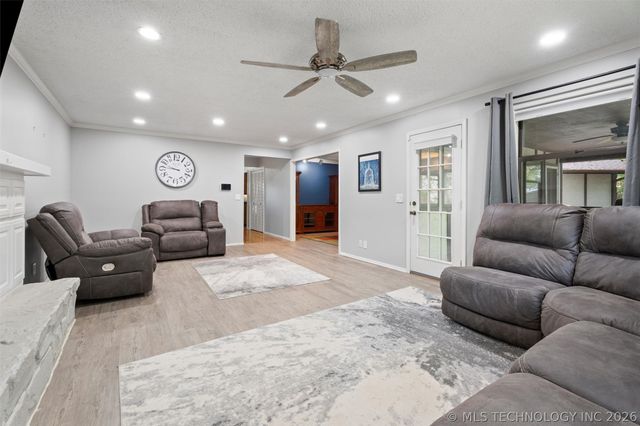 633 Kenwood Drive, Bartlesville, OK 74006