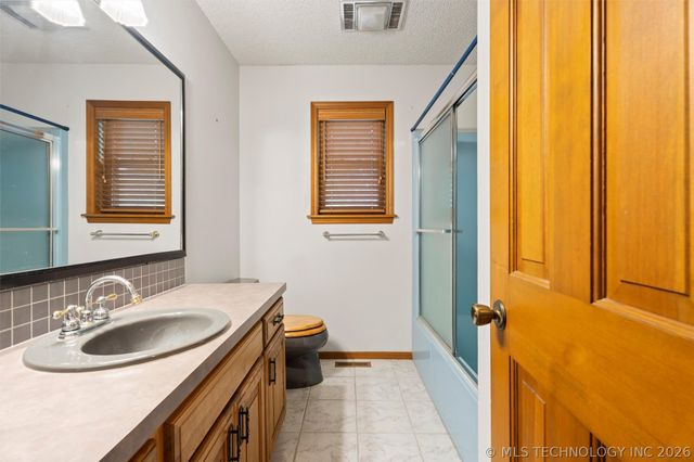 633 Kenwood Drive, Bartlesville, OK 74006