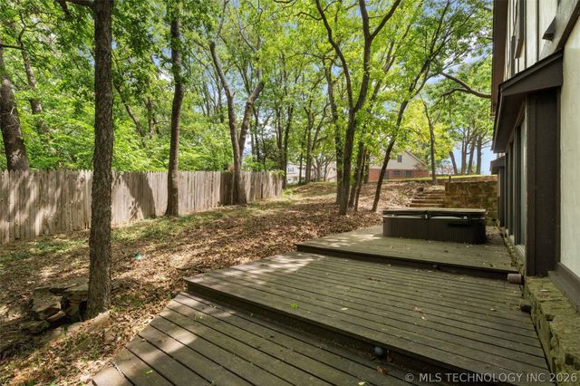 633 Kenwood Drive, Bartlesville, OK 74006