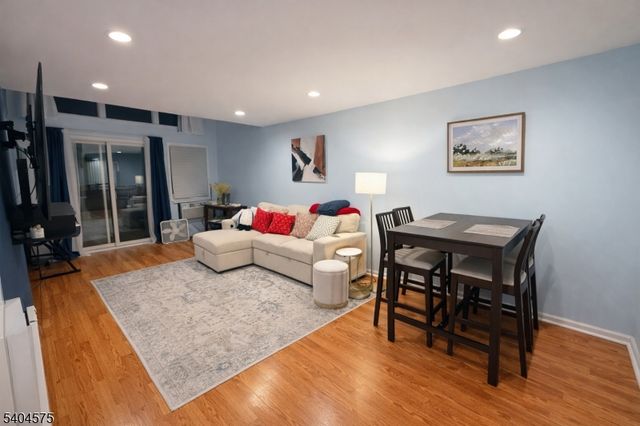 67 Victory Ct, Victory Gardens Boro, NJ 07801