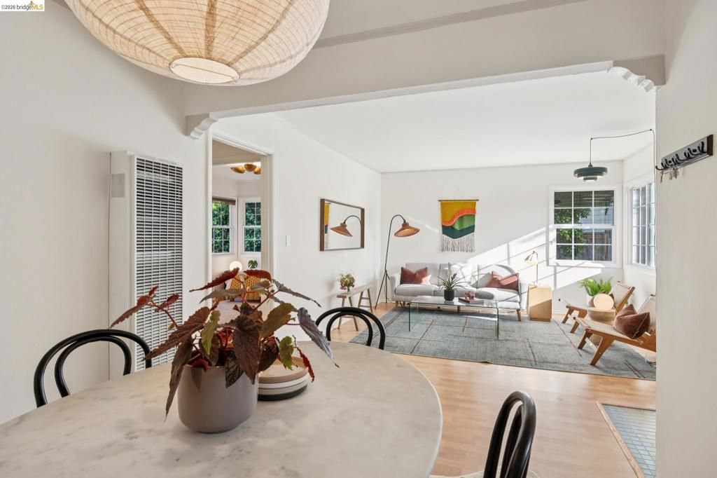 Image 11 of property listing at 738 Ventura St, Richmond, CA 94805