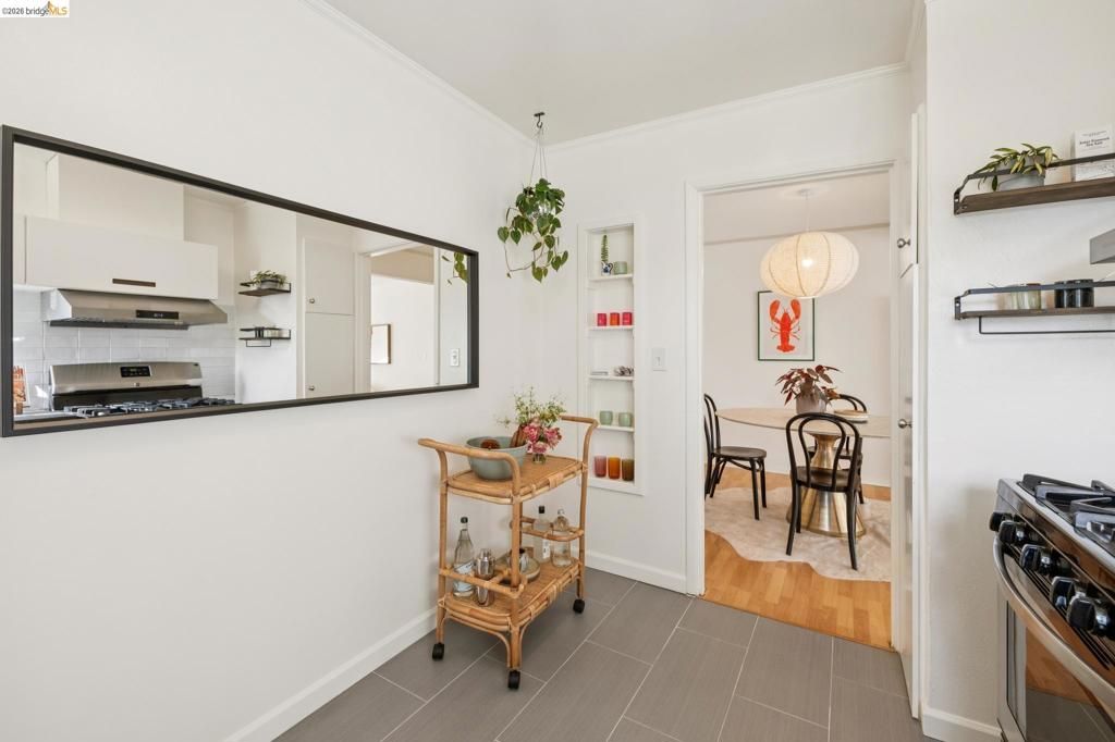 Image 16 of property listing at 738 Ventura St, Richmond, CA 94805