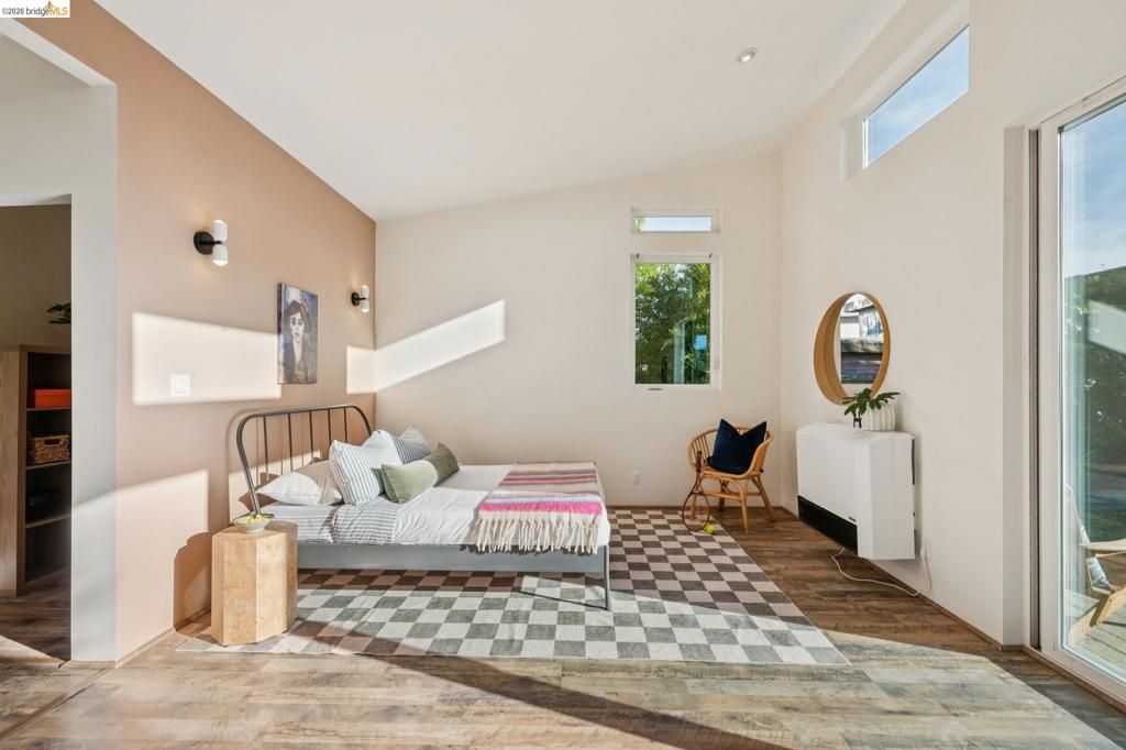 Image 46 of property listing at 738 Ventura St, Richmond, CA 94805