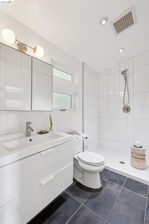 Image 53 of property listing at 738 Ventura St, Richmond, CA 94805