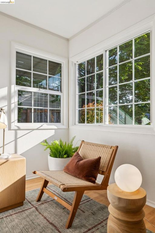 Image 8 of property listing at 738 Ventura St, Richmond, CA 94805