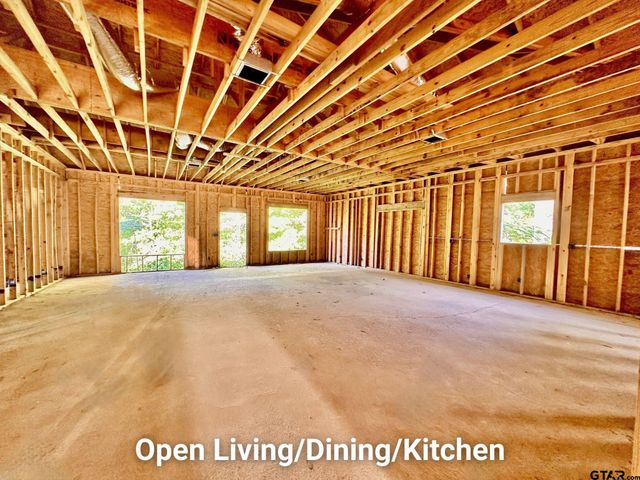 110 Elmwood Court, Palestine, TX 75801