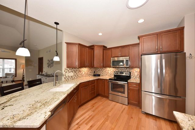 3905 S Five Iron COURT, New Berlin, WI 53151