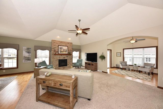 3905 S Five Iron COURT, New Berlin, WI 53151