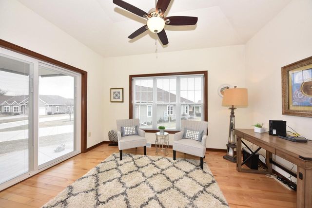 3905 S Five Iron COURT, New Berlin, WI 53151