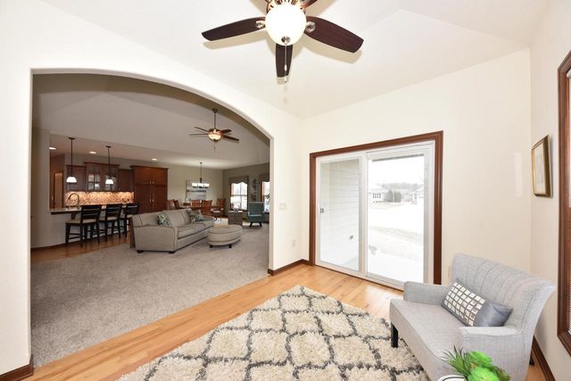 3905 S Five Iron COURT, New Berlin, WI 53151