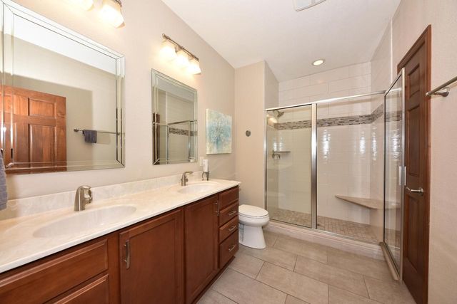 3905 S Five Iron COURT, New Berlin, WI 53151