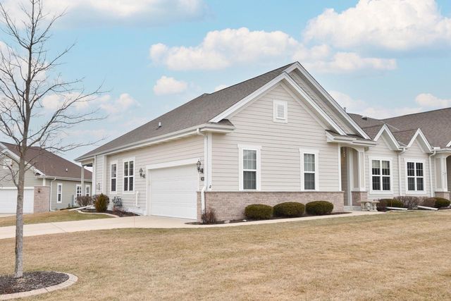 3905 S Five Iron COURT, New Berlin, WI 53151