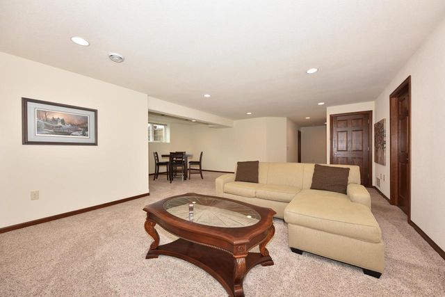 3905 S Five Iron COURT, New Berlin, WI 53151