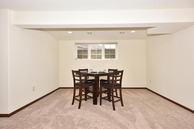 3905 S Five Iron COURT, New Berlin, WI 53151