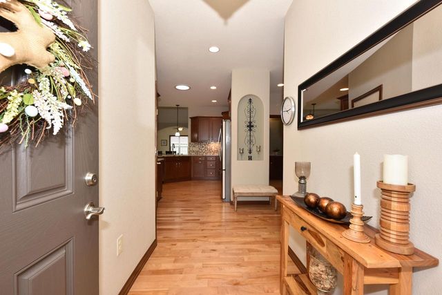 3905 S Five Iron COURT, New Berlin, WI 53151